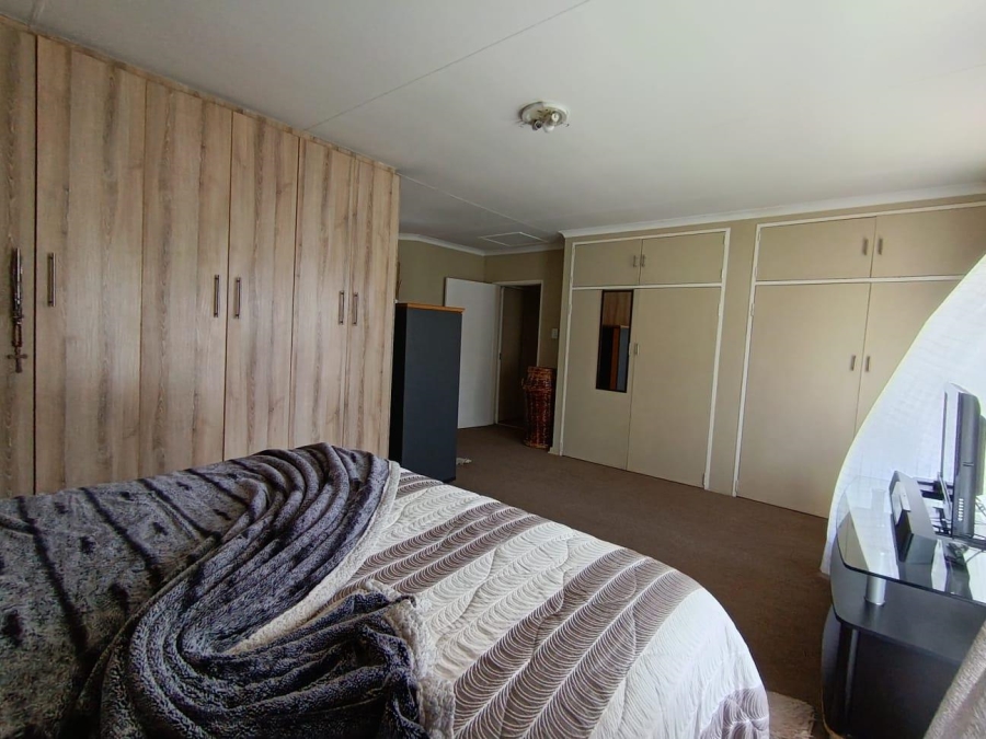3 Bedroom Property for Sale in Pellissier Free State